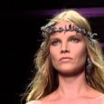 The #AtelierVersace FW15 collection enhances the ethereal drama of deconstruction and sumptuous raw edges. Watch the video and discover more on …