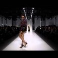 The #AtelierVersace Spring/Summer 2016 is for powerful women who can achieve their dreams with great elegance and beauty. Watch the video of the show …