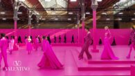 Pierpaolo Piccioli envisions the world through hot pink glasses for his monochromatic wonder in collaboration with Pantone for Paris Fashion week. Pink is the prevailing theme, enveloping everything in an […]