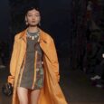 Marine Serre’s Fall Winter 2023 – 2024 collection takes center stage, featuring the brand’s familiar archetypes reimagined through innovative materials. Utilizing recovered grey and black denim, household linens, tees, leather, […]