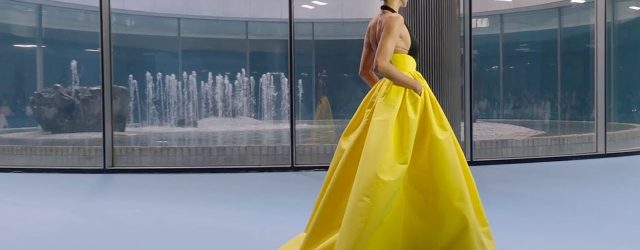 Wes Gordon brought Carolina Herrera’s Spring/Summer 2025 collection to life with a stunning presentation set against the architectural backdrop of 28 Liberty Street, where the Noguchi sunken garden and Jean […]