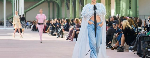 Virginie Viard’s Spring-Summer 2025 collection for Chanel was a sophisticated blend of classic elegance and modern flair, showcased against the iconic backdrop of the Grand Palais Éphémère. Paying homage to […]