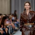 Miuccia Prada’s Miu Miu SS25 show was a striking blend of reality and fantasy, staged against the industrial setting of the Palais d’Iena. The ambiance was set by Polish artist […]